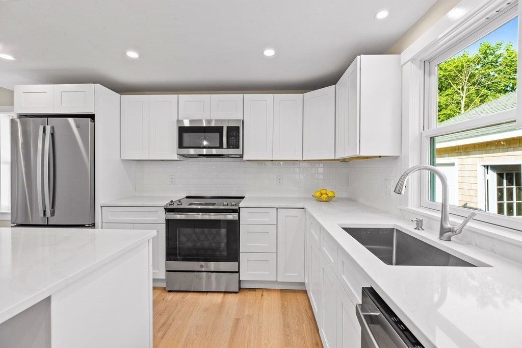 21 Fay Road Scituate, MA 02066 - Photo 9 of 39 Gallery Image 9