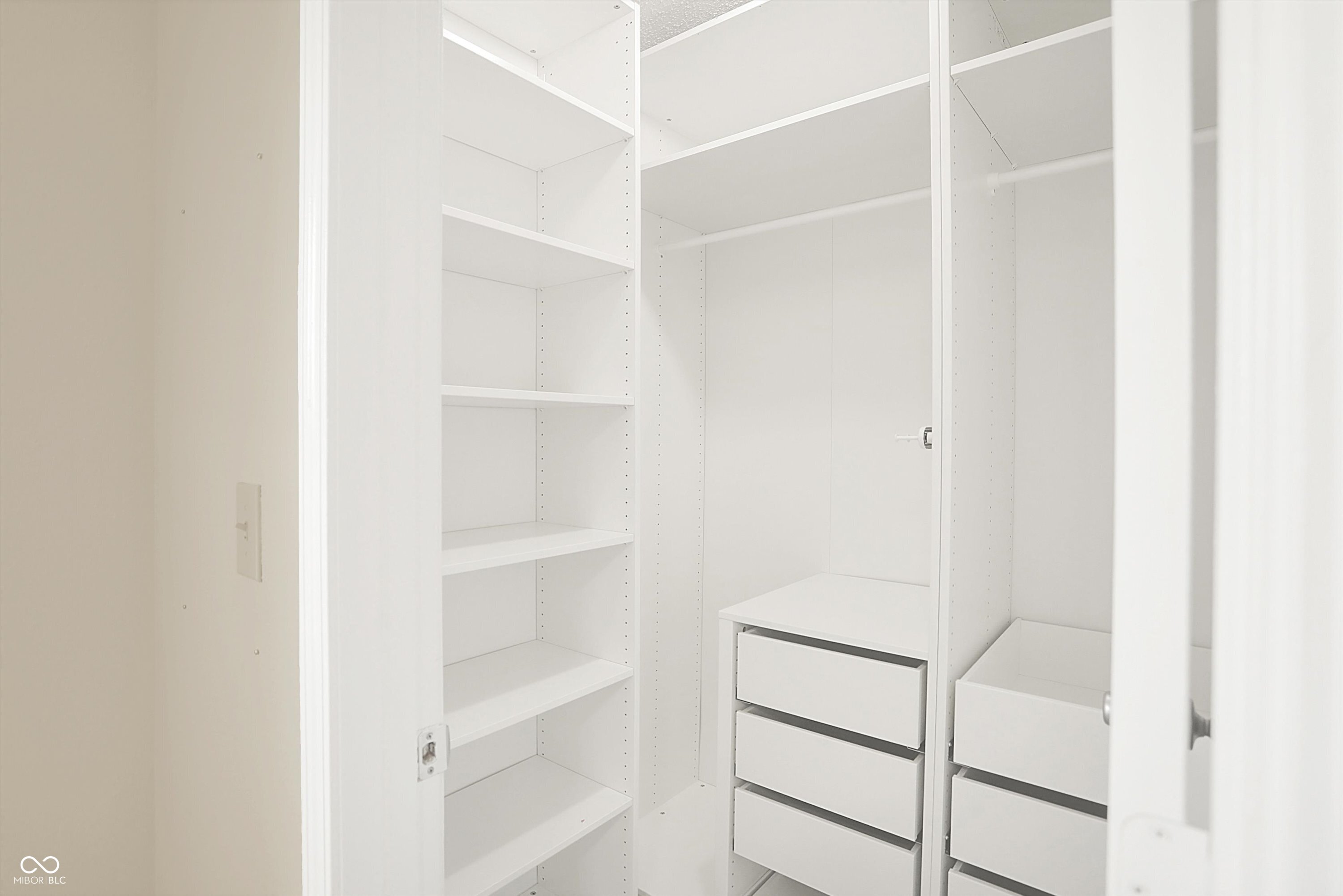 5309 Manning Road Indianapolis, IN 46228 - Photo 20 of 24 Gallery Image 20
