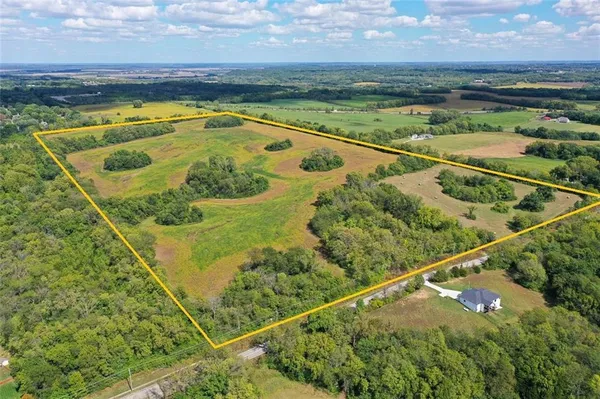 $2,925,000 | 20500 East Bundschu Road, Independence, MO 64056