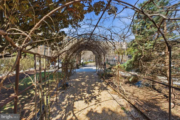 $650,000 | 8370 Greensboro Drive, Unit 614, McLean, VA 22102