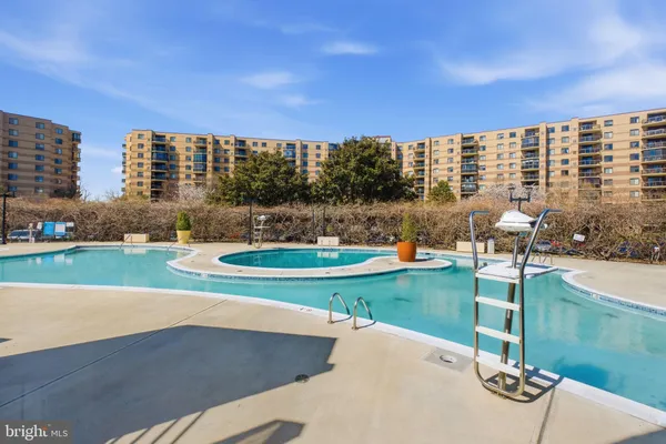 $650,000 | 8370 Greensboro Drive, Unit 614, McLean, VA 22102