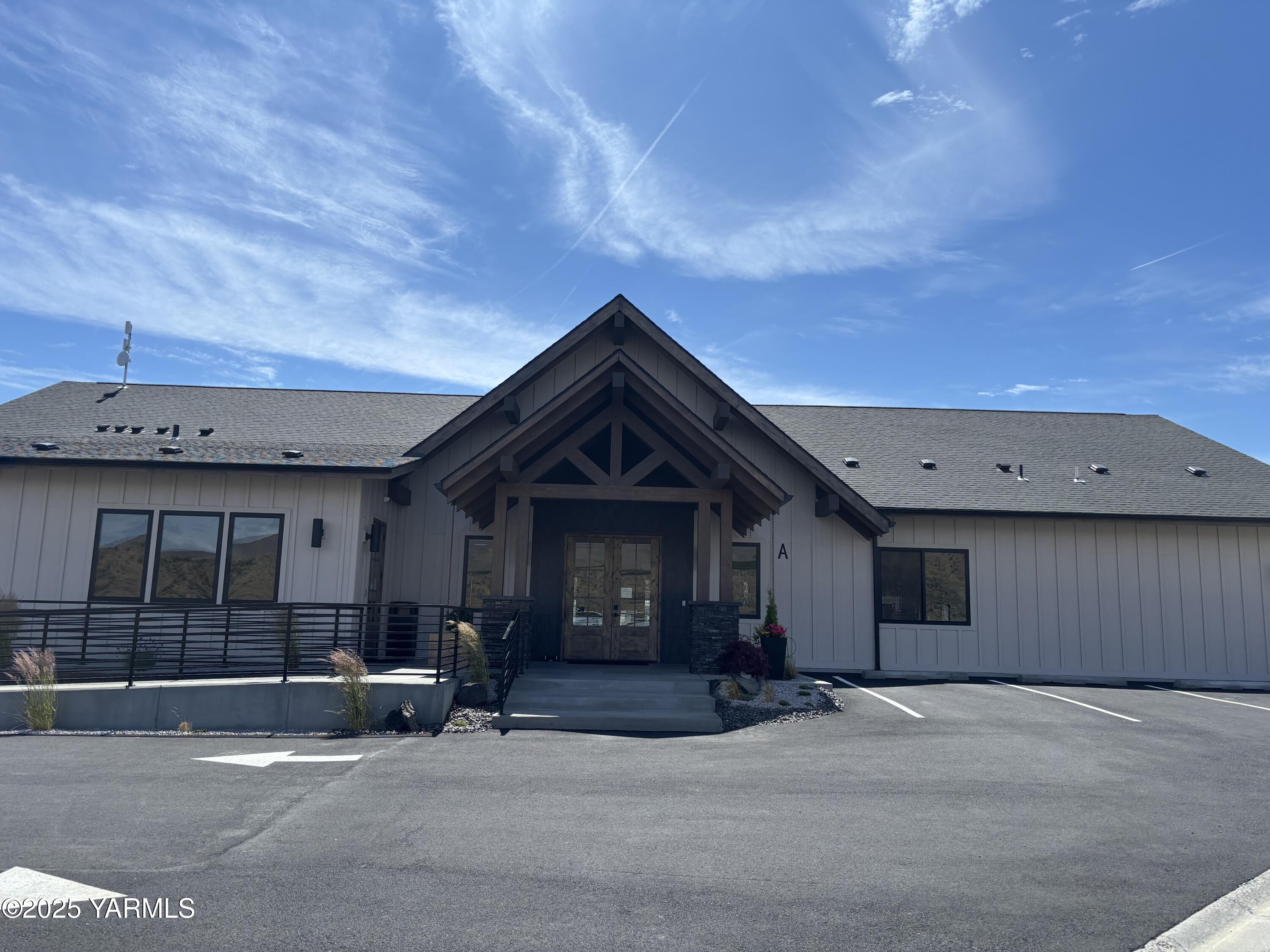 2945 Naches Wenas Road, Unit 5 Selah, WA 98942 - Photo 7 of 9 Clubhouse