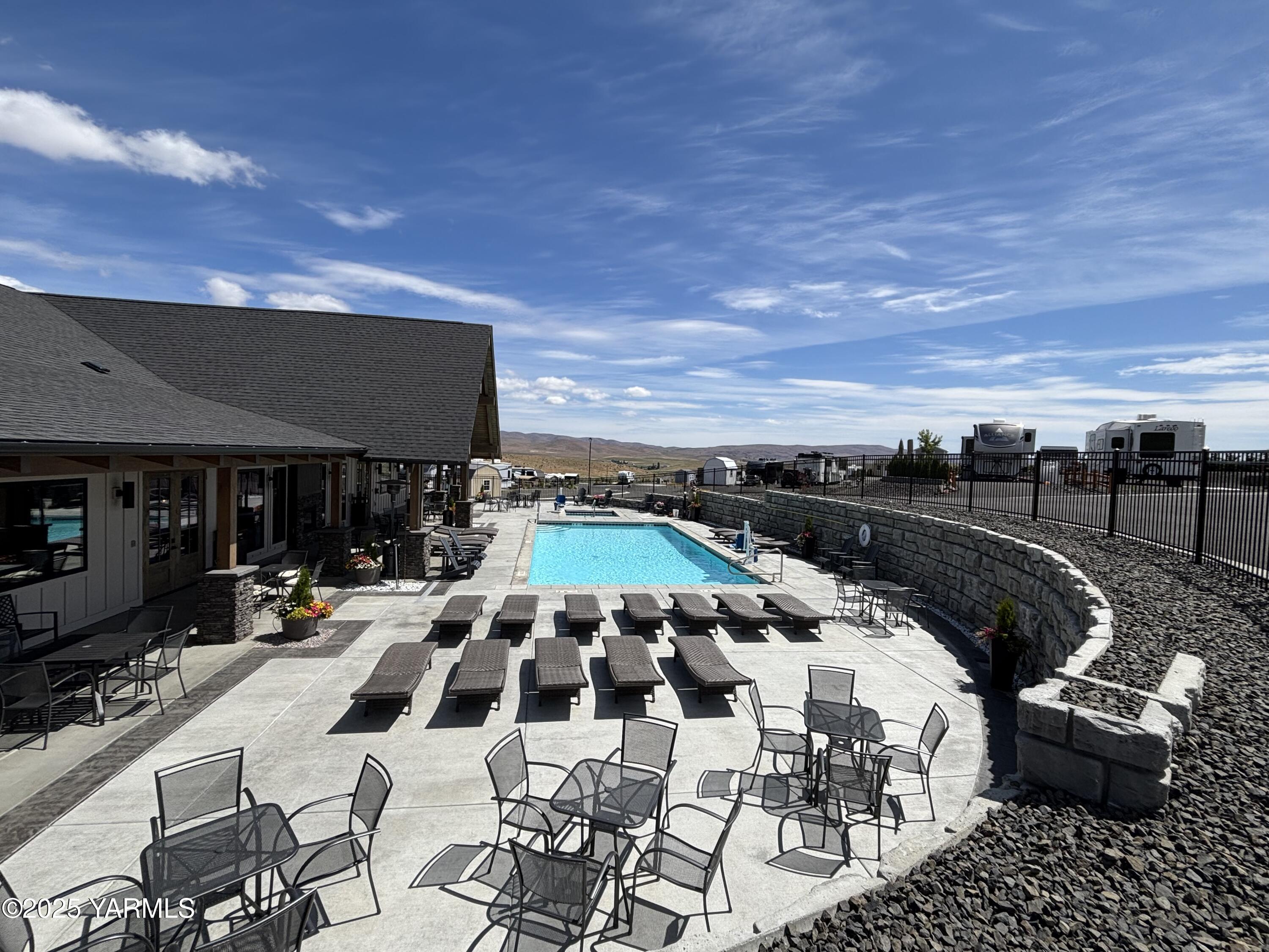 2945 Naches Wenas Road, Unit 5 Selah, WA 98942 - Photo 9 of 9 Pool 2
