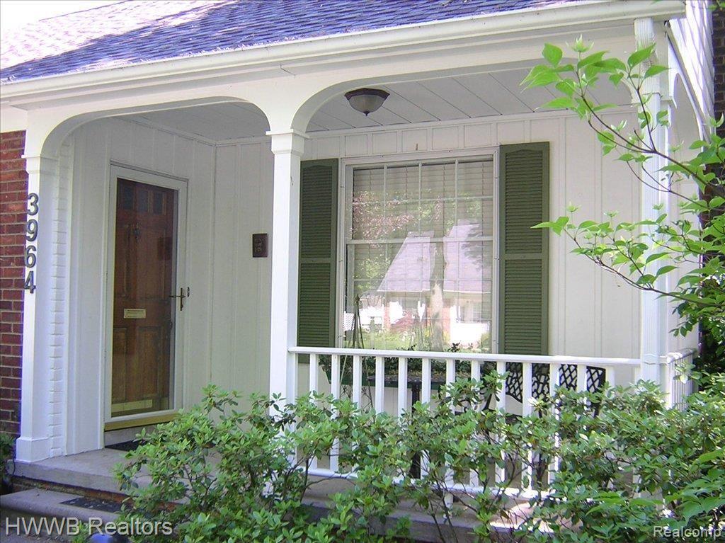 3964 Kenmore Road Berkley, MI 48072 - Photo 2 of 12 FRONT PORCH