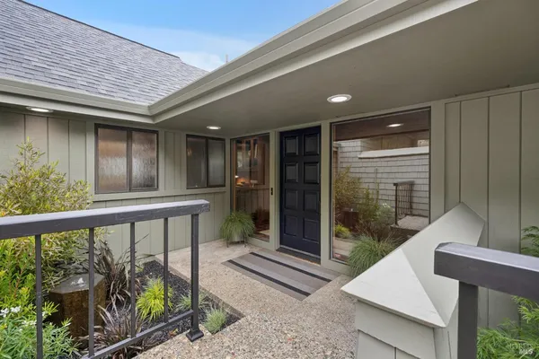 $1,348,000 | 401 Oak Brook Place, Santa Rosa, CA 95409