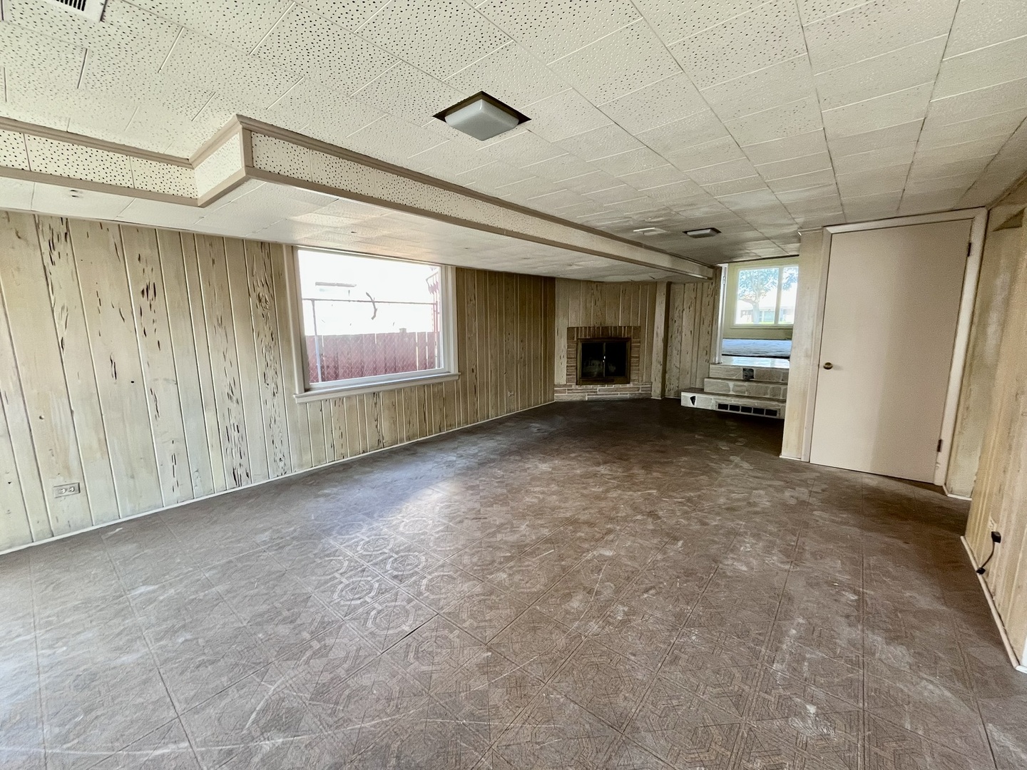 4939 Fargo Avenue Skokie, IL 60077 - Photo 11 of 20 a view of an empty room with a window