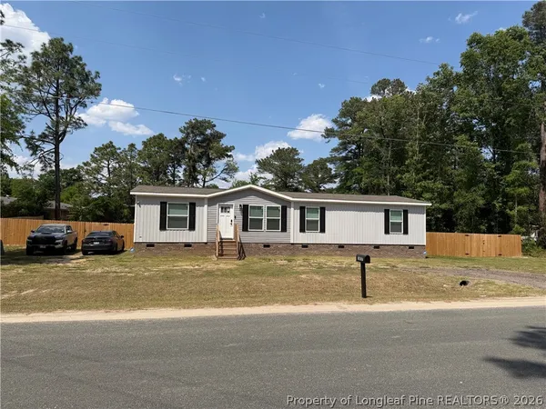 $1,800 | 1837 Gumberry Court, Hope Mills, NC 28348