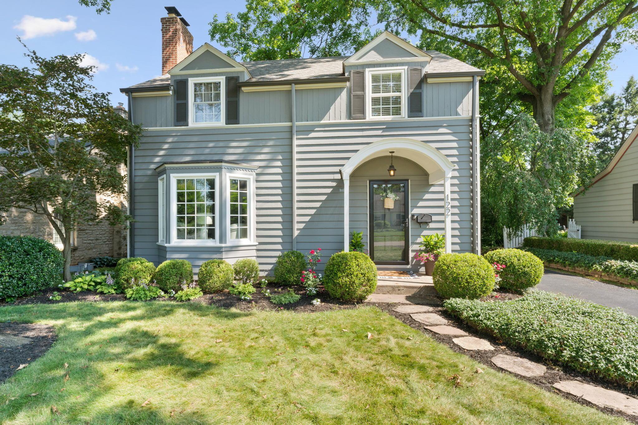 122 West Beaumont Road Columbus, OH 43214 - Photo 4 of 53 Front