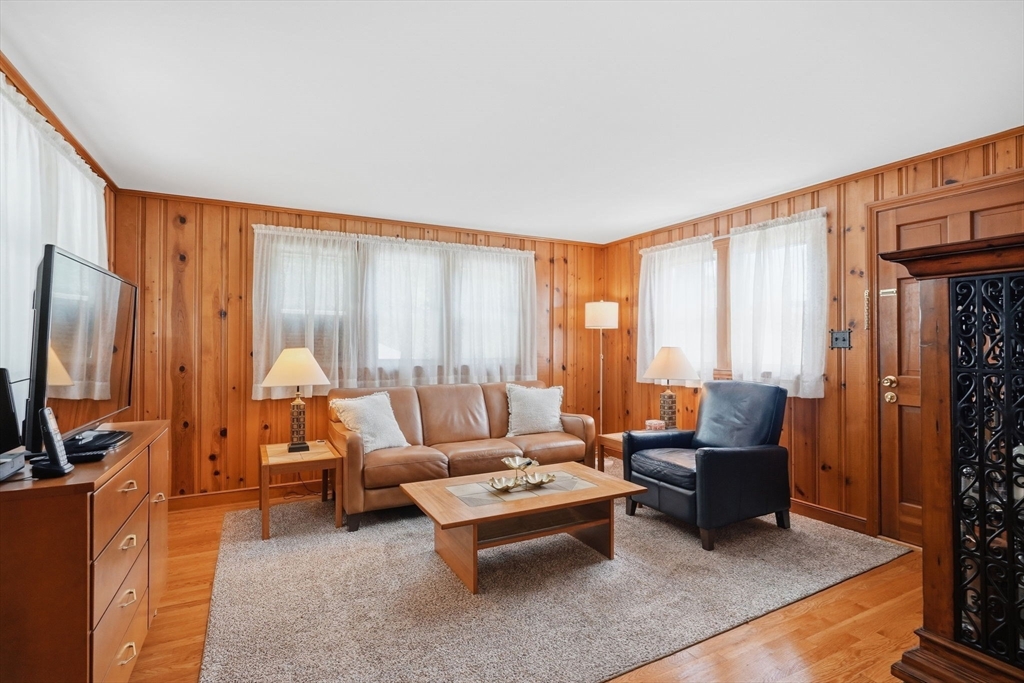 16 Gloria Road Randolph, MA 02368 - Photo 14 of 31