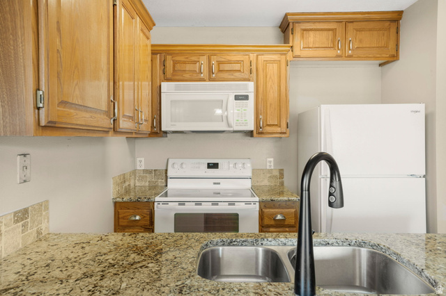 860 South Village Road, Unit O8 St. George, UT 84770 - Photo 9 of 37