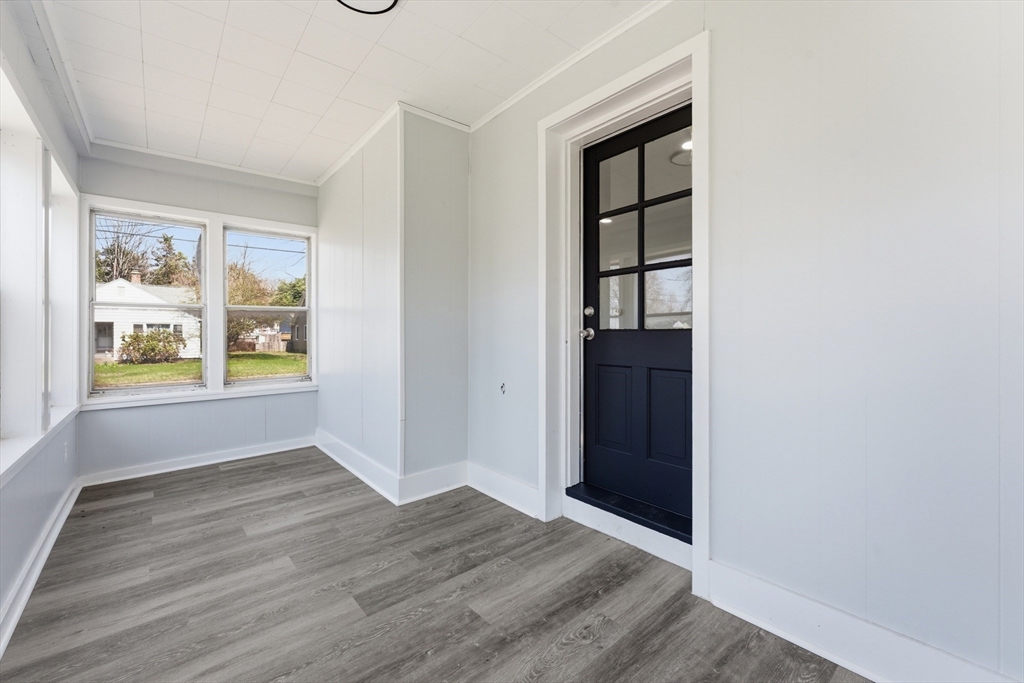 21 Wrona Street Springfield, MA 01151 - Photo 8 of 36
