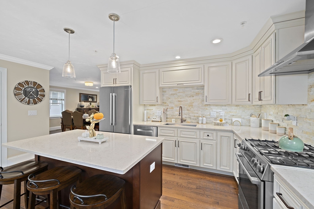 6 Audubon Way, Unit 6 Canton, MA 02021 - Photo 4 of 38