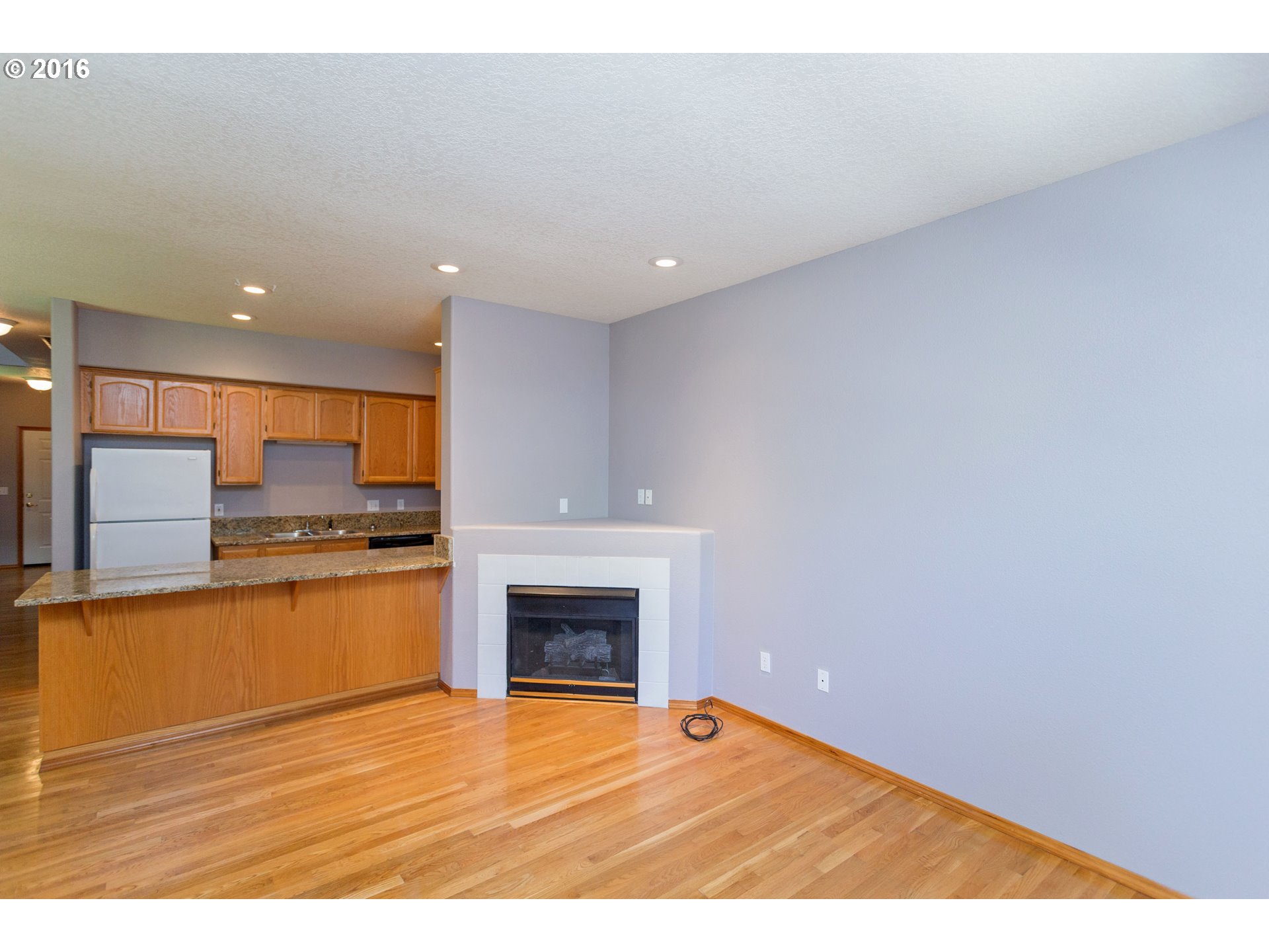 520 Northeast Roth Street Portland, OR 97211 - Photo 3 of 10 Gallery Image 3