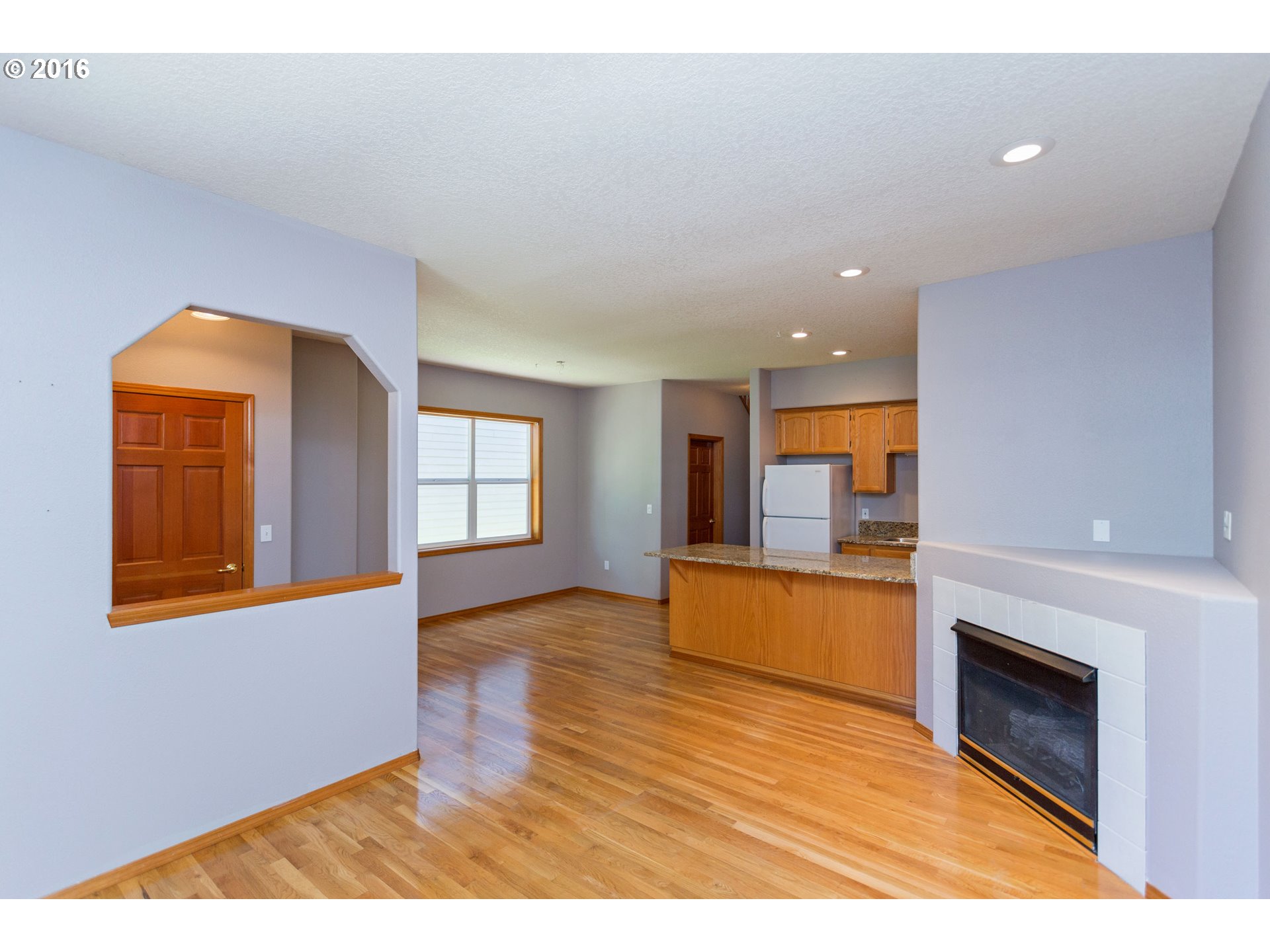 520 Northeast Roth Street Portland, OR 97211 - Photo 4 of 10 Gallery Image 4