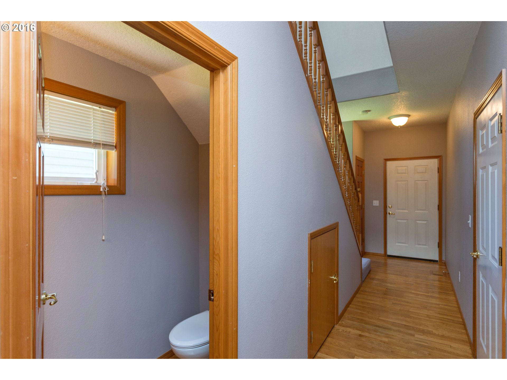 520 Northeast Roth Street Portland, OR 97211 - Photo 5 of 10 Gallery Image 5