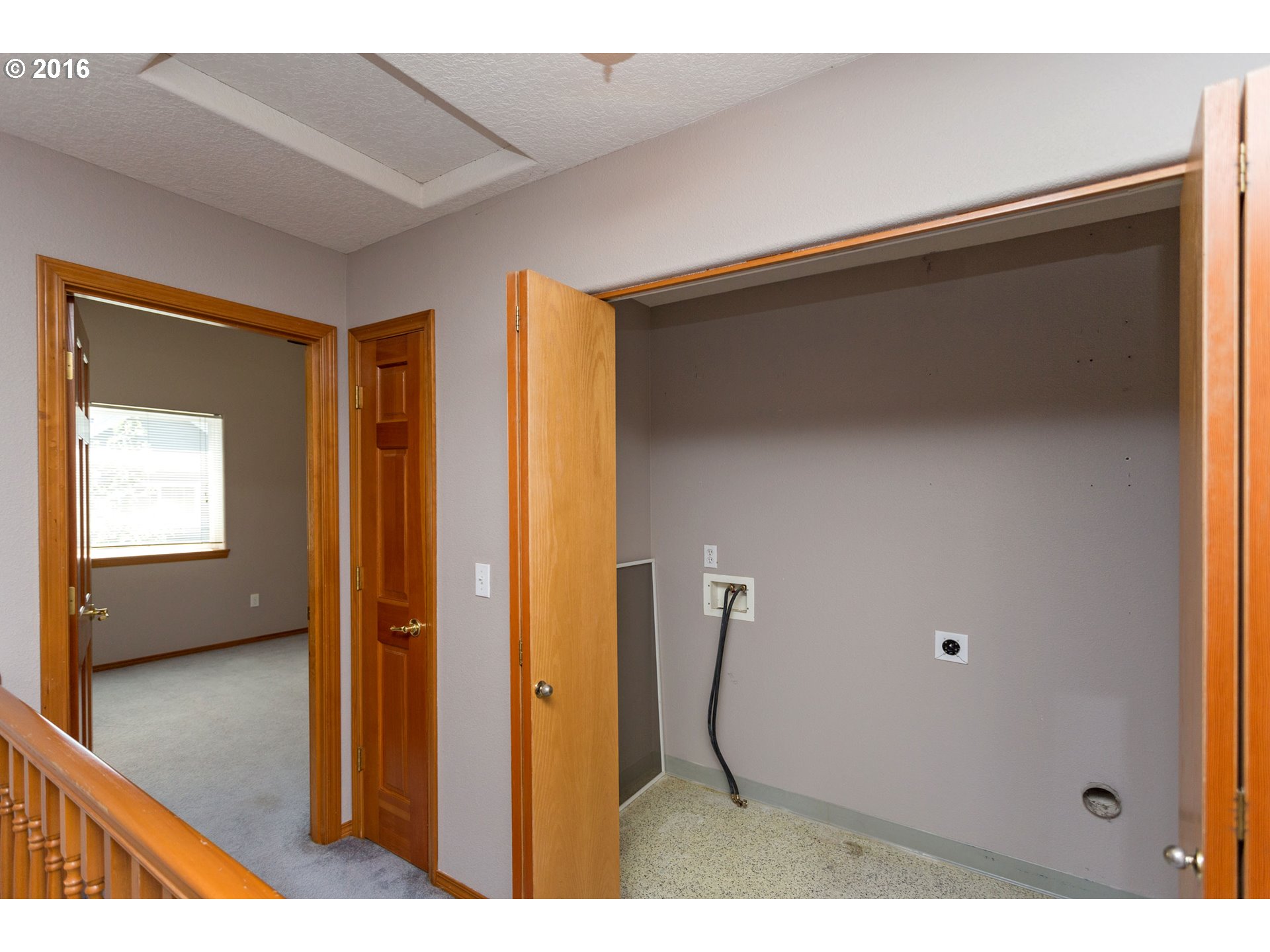 520 Northeast Roth Street Portland, OR 97211 - Photo 6 of 10 Gallery Image 6