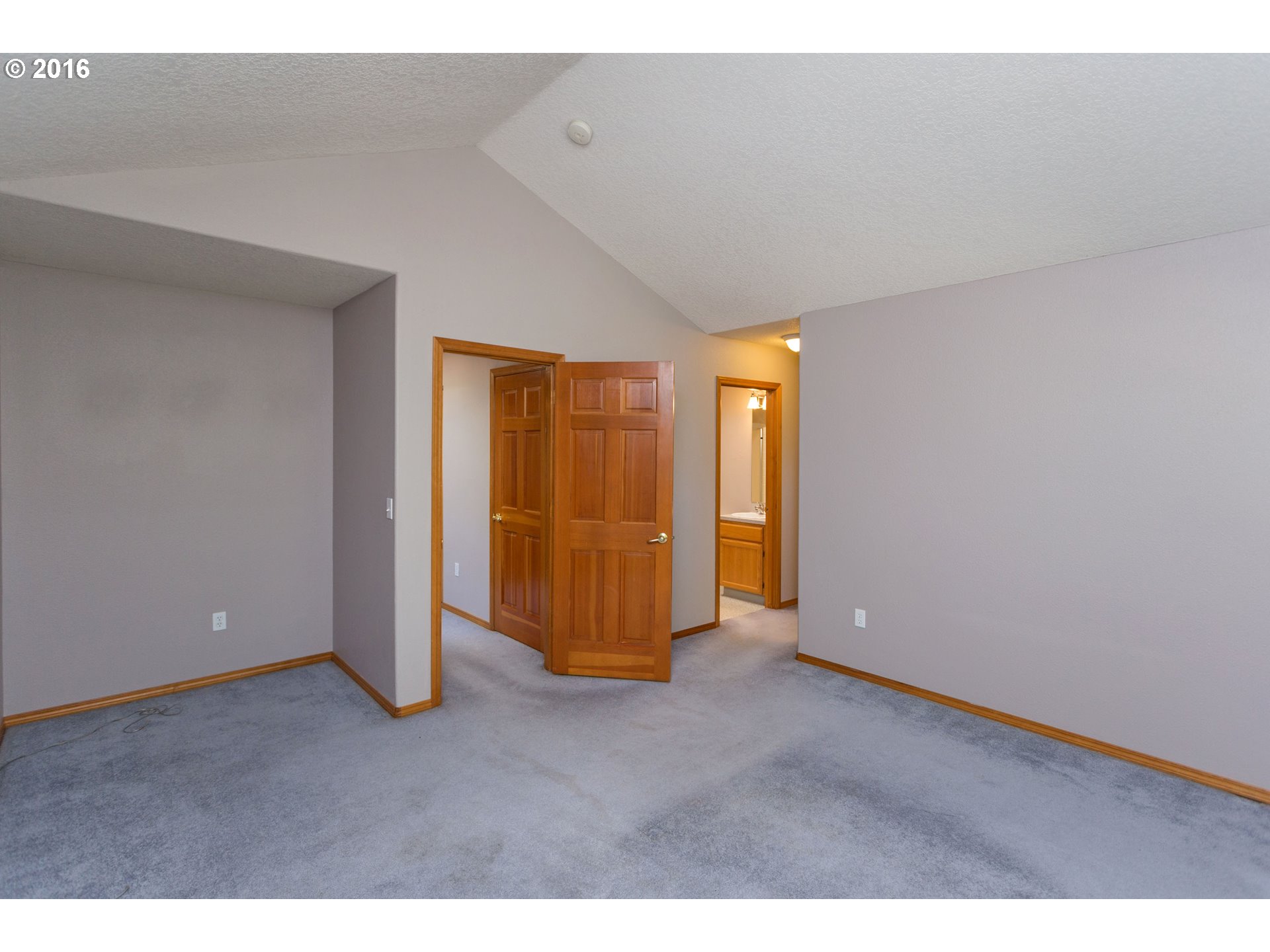 520 Northeast Roth Street Portland, OR 97211 - Photo 7 of 10 Gallery Image 7