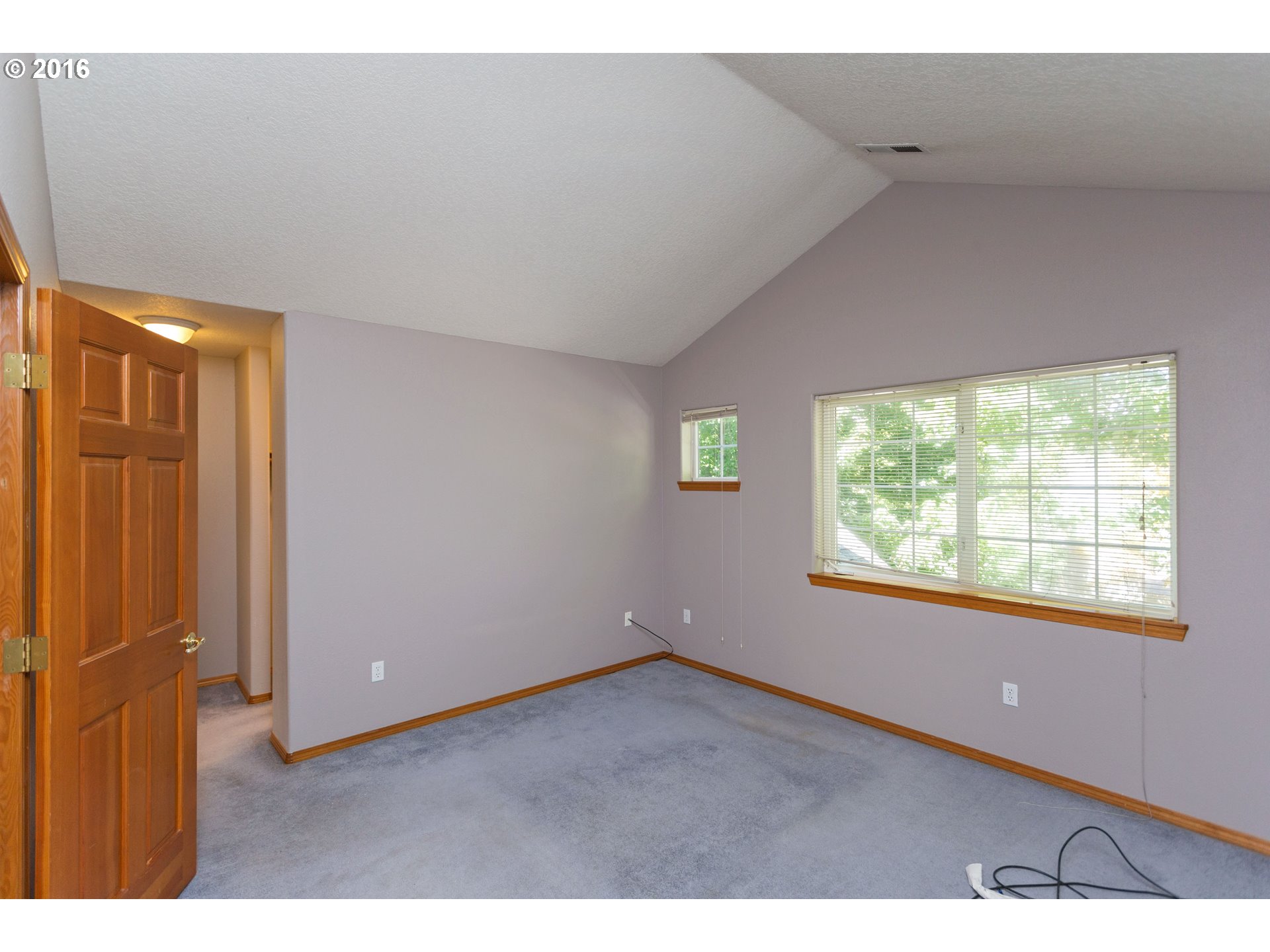 520 Northeast Roth Street Portland, OR 97211 - Photo 8 of 10 Gallery Image 8