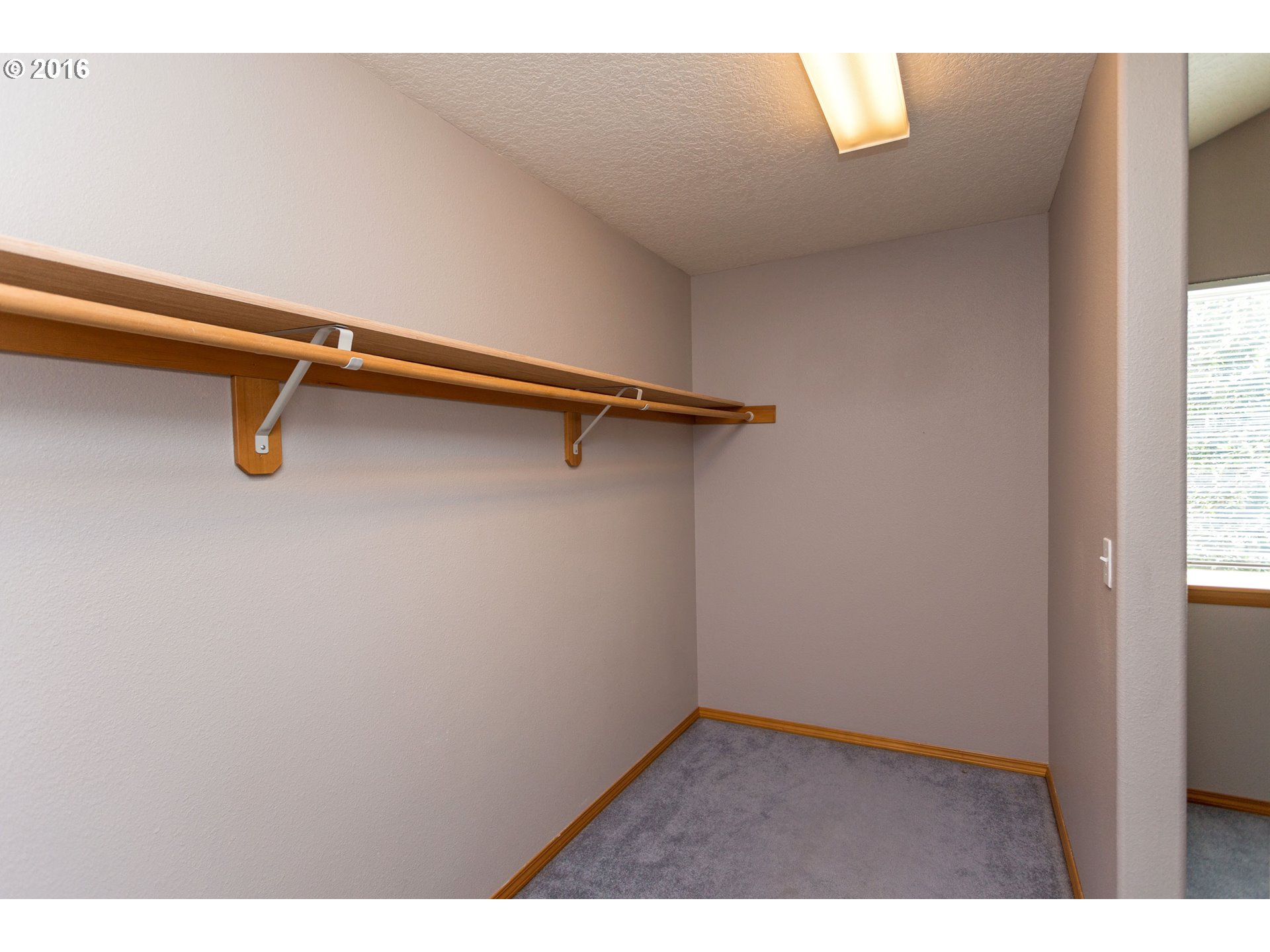 520 Northeast Roth Street Portland, OR 97211 - Photo 9 of 10 Gallery Image 9