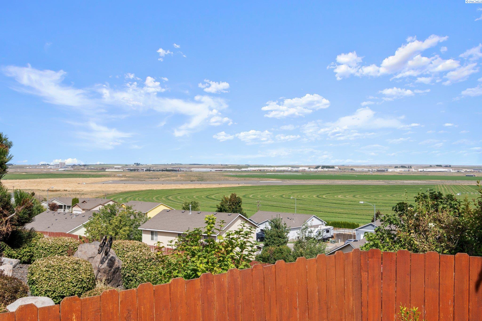 3803 Santa Ana Loop Pasco, WA 99301 - Photo 2 of 41 Gallery Image 2