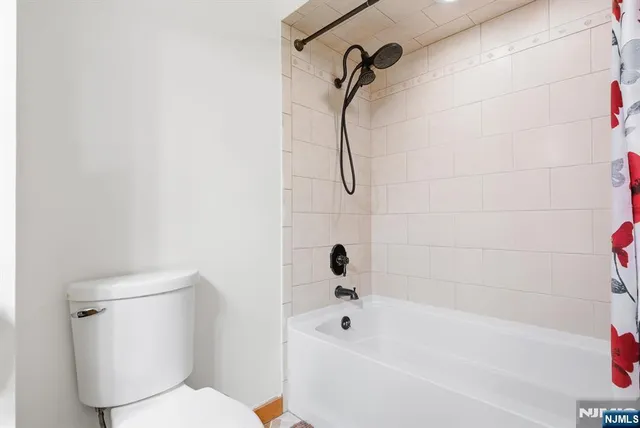 $550,000 | 33 Jaime Court, Morris Plains, NJ 07950