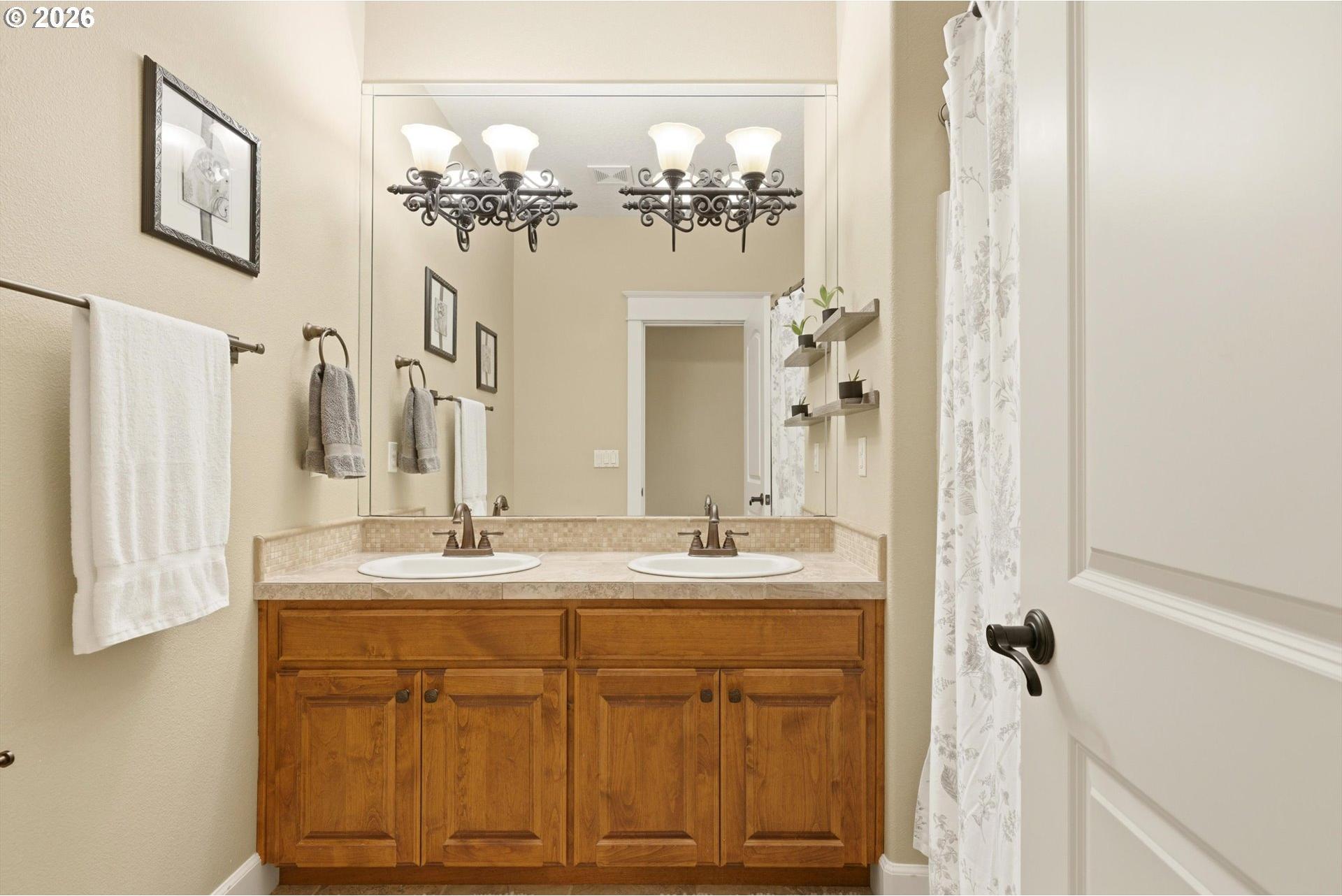 466 Northeast 43rd Circle Camas, WA 98607 - Photo 37 of 48 Bathroom