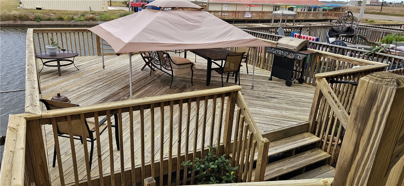 14334 Cruiser Street, Unit 202A Corpus Christi, TX 78418 - Photo 35 of 38 a balcony view with a seating space