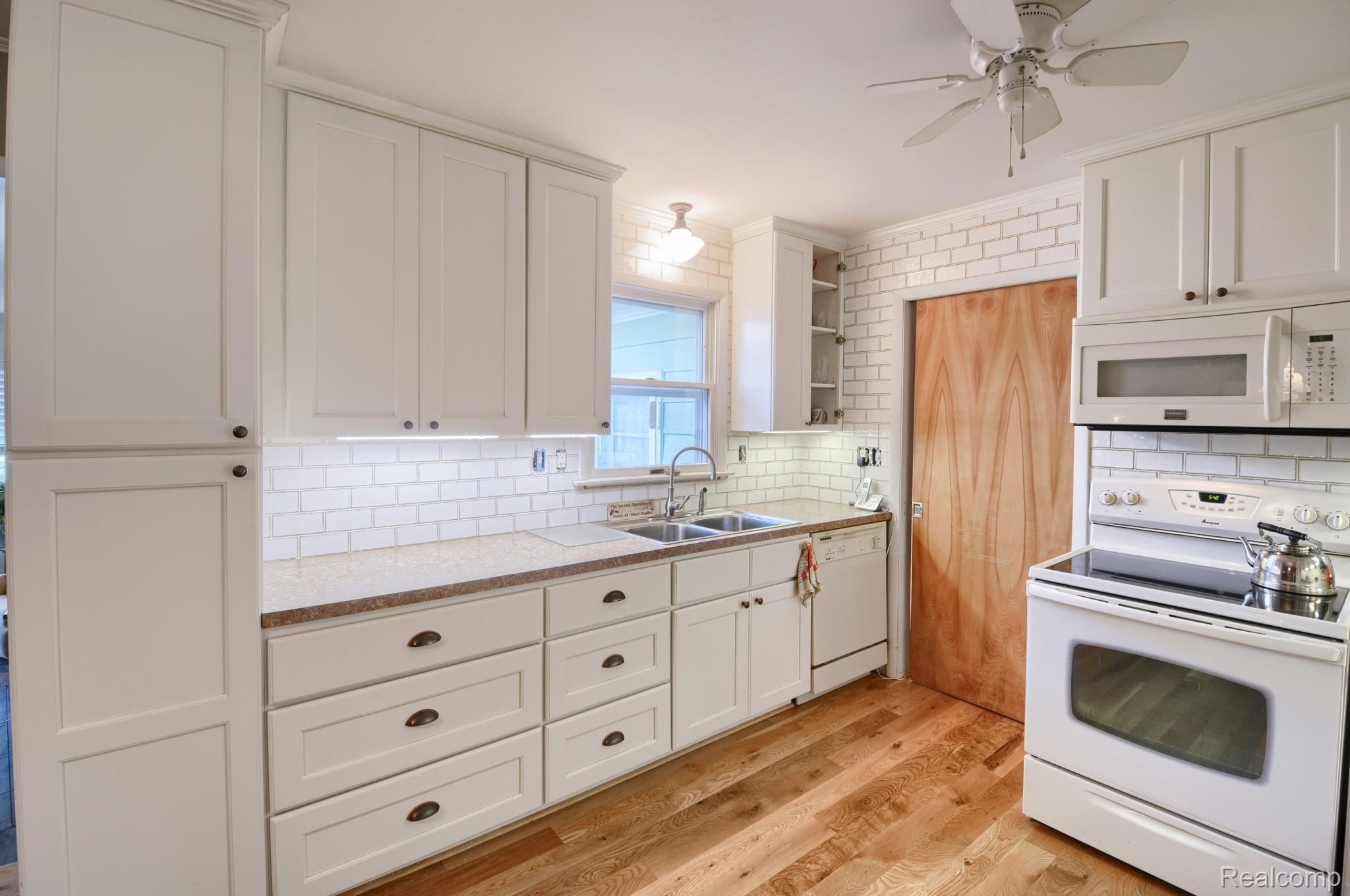 10336 Coolidge Road Goodrich, MI 48438 - Photo 20 of 34 KITCHEN