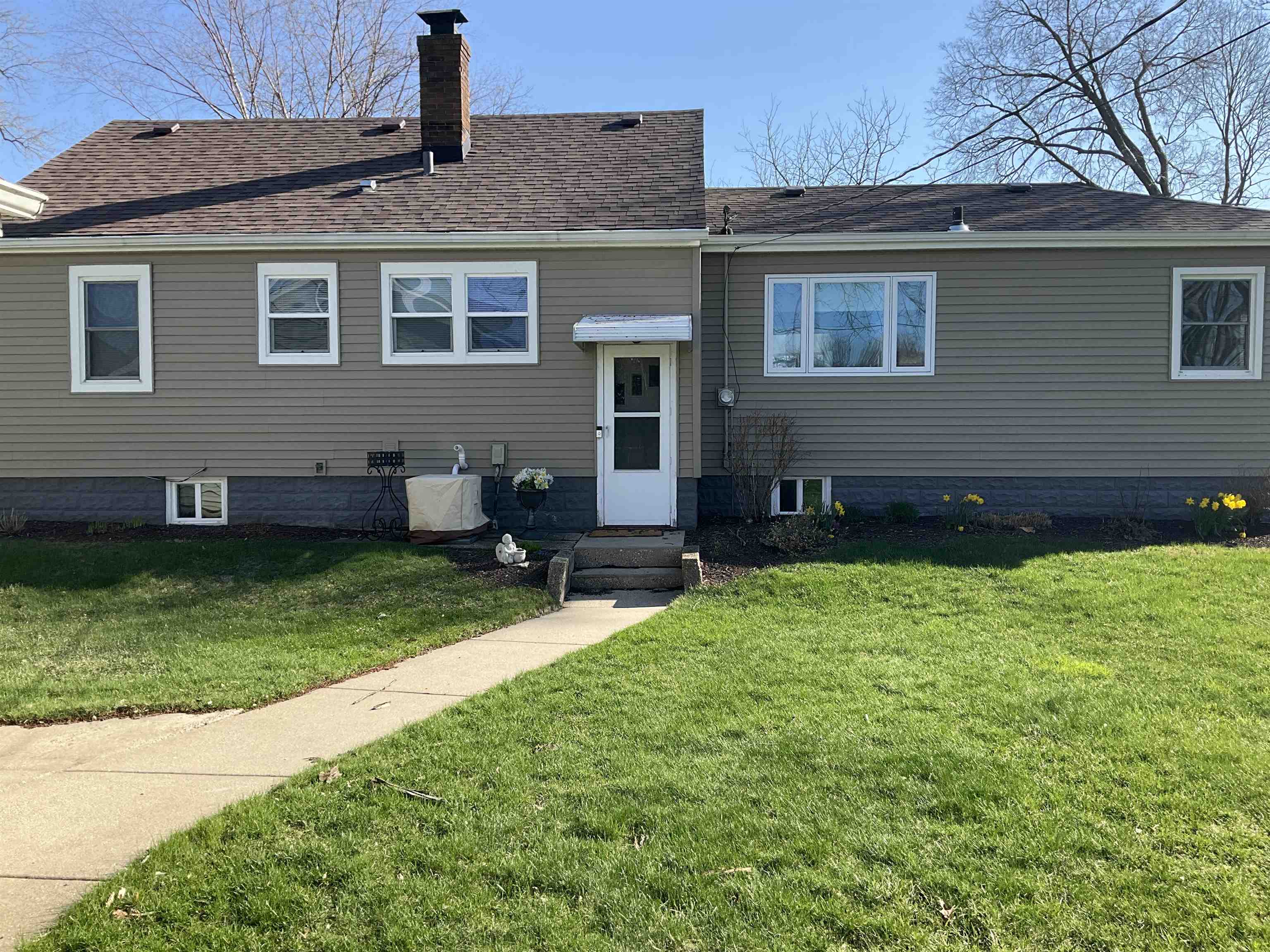 5199 Browns Beach Road Rockford, IL 61103 - Photo 6 of 28