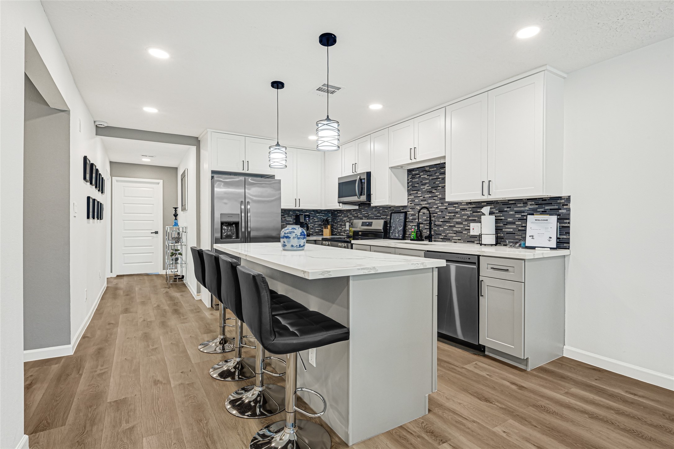 822 East 32nd Street Houston, TX 77022 - Photo 9 of 23 Fully equpped kitchen