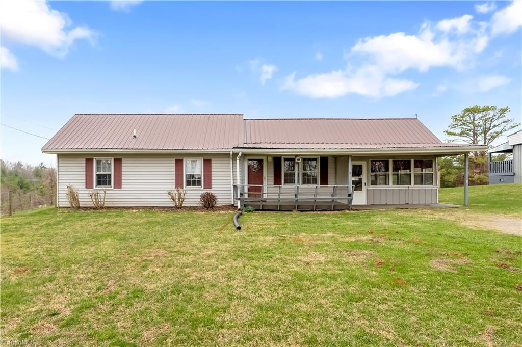 701 Lincoln Road Galax, VA 24333 - Photo 3 of 35