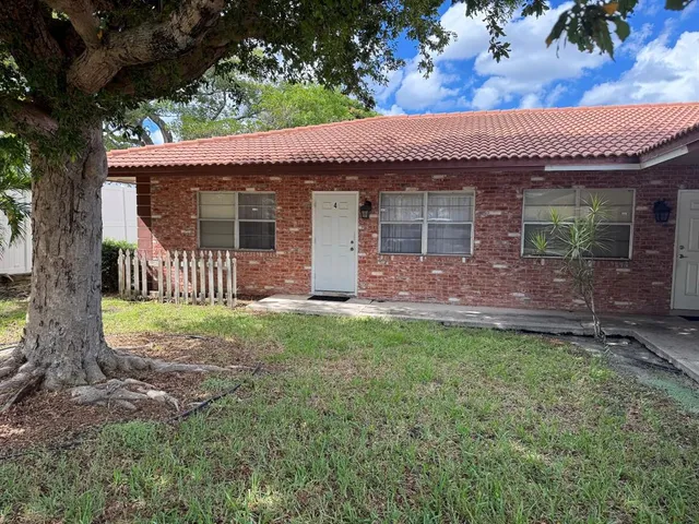 $1,600 | 1901 Northeast 29th Street, Unit 4, Lighthouse Point, FL 33064