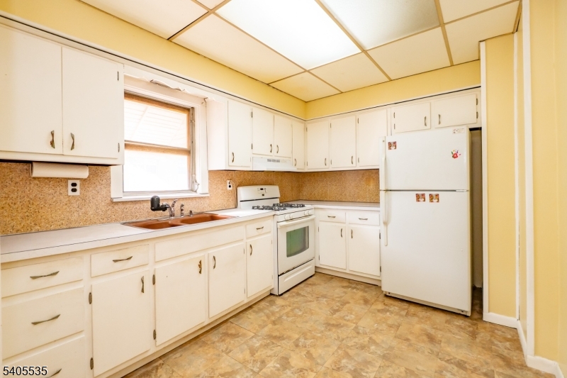 113 East Curtis Street Linden, NJ 07036 - Photo 11 of 40