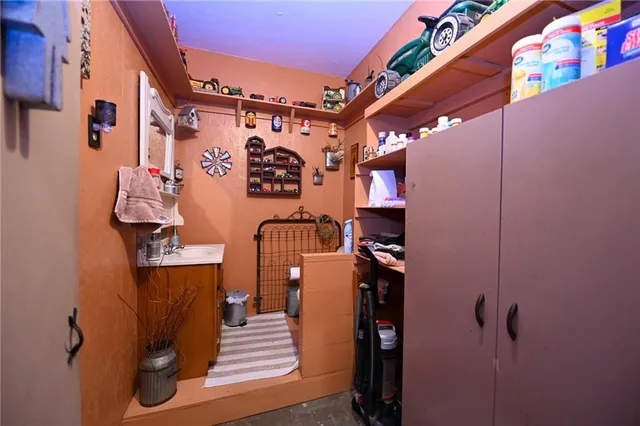 $1,085,000 | 610 South Hwy EE, El Dorado Springs, MO 64744