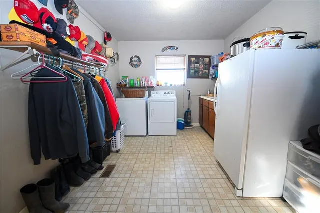 $1,085,000 | 610 South Hwy EE, El Dorado Springs, MO 64744