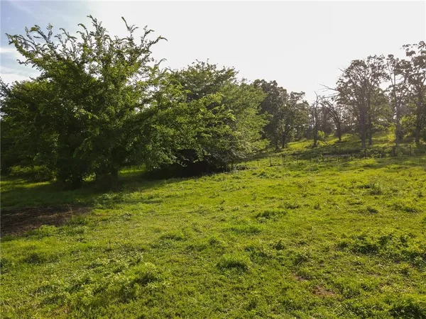 $990,000 | 610 South Hwy EE, El Dorado Springs, MO 64744