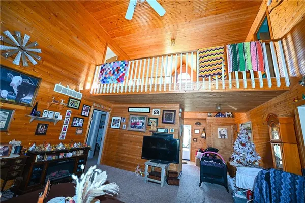 $990,000 | 610 South Hwy EE, El Dorado Springs, MO 64744