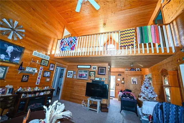 $1,085,000 | 610 South Hwy EE, El Dorado Springs, MO 64744