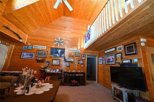 $1,085,000 | 610 South Hwy EE, El Dorado Springs, MO 64744