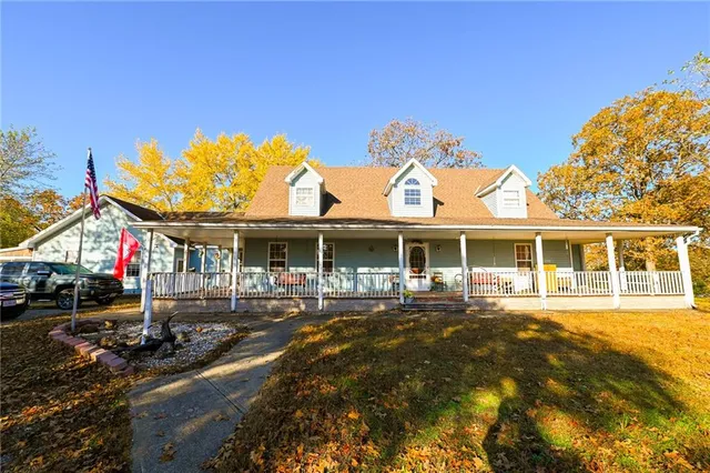 $1,085,000 | 610 South Hwy EE, El Dorado Springs, MO 64744