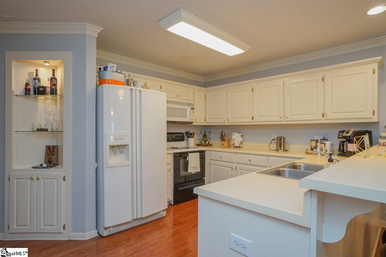 103 Rashford Way Simpsonville, SC 29681 - Photo 3 of 10 Gallery Image 3