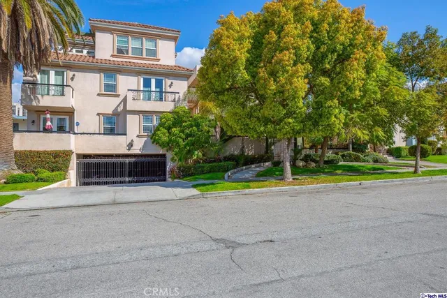 a view of backyard with green space