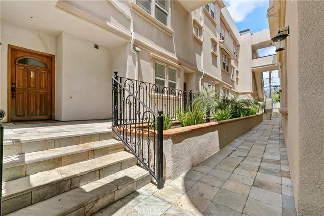 $950,000 | 333 West Milford Street, Unit 105, Glendale, CA 91203