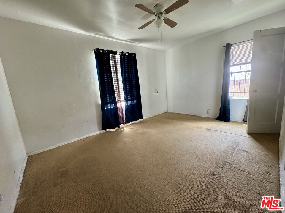 1423 South Whitemarsh Avenue Compton, CA 90220 - Photo 4 of 8