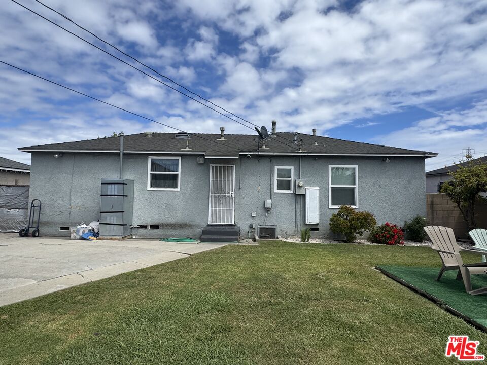 1423 South Whitemarsh Avenue Compton, CA 90220 - Photo 7 of 8