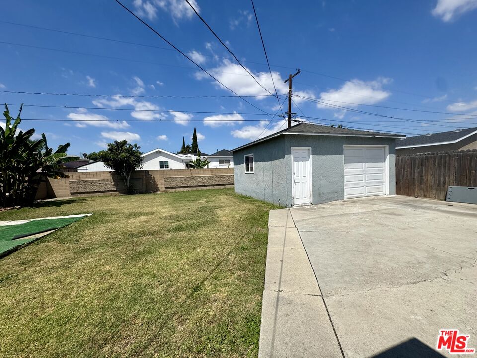 1423 South Whitemarsh Avenue Compton, CA 90220 - Photo 8 of 8