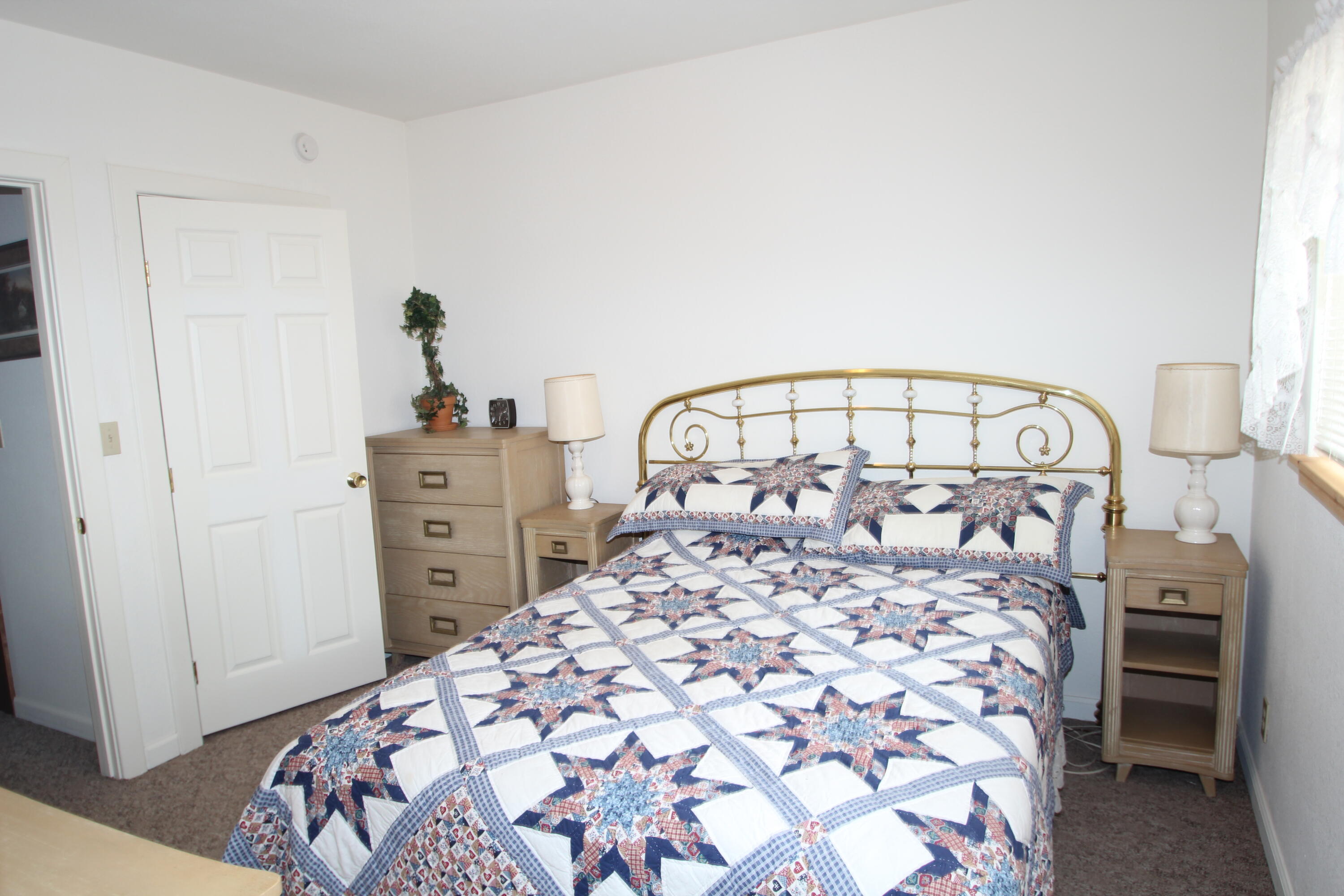 603 Legar Drive Springville, CA 93265 - Photo 3 of 46 Master bedroom