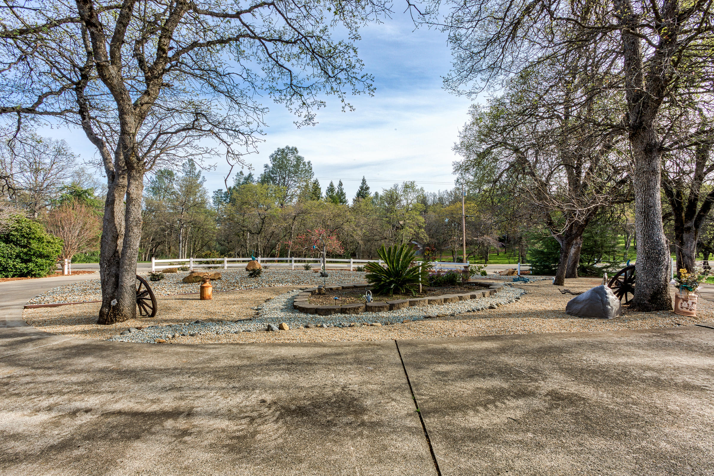 15756 Montgomery Ranch Road Redding, CA 96001 - Photo 7 of 69 _MGL0341