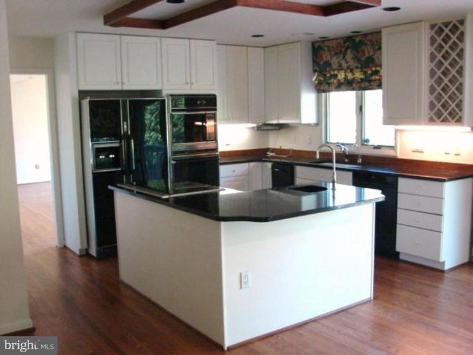 7405 Leeds Manor Road Marshall, VA 20115 - Photo 4 of 7 Kitchen