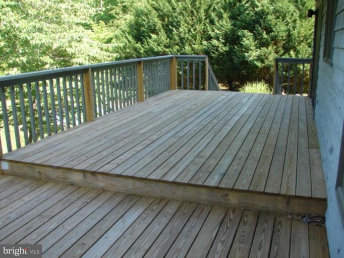 7405 Leeds Manor Road Marshall, VA 20115 - Photo 6 of 7 Deck